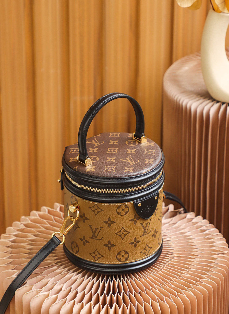 Louis Vuitton M43986 Cannes bag