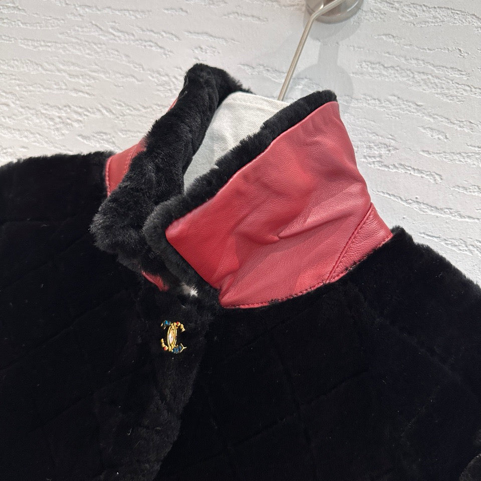 Chanel Shearling Coat with Diamond Quilting, Leather Belt and CC Logo — Fall/Winter 2026-2027 Chanel