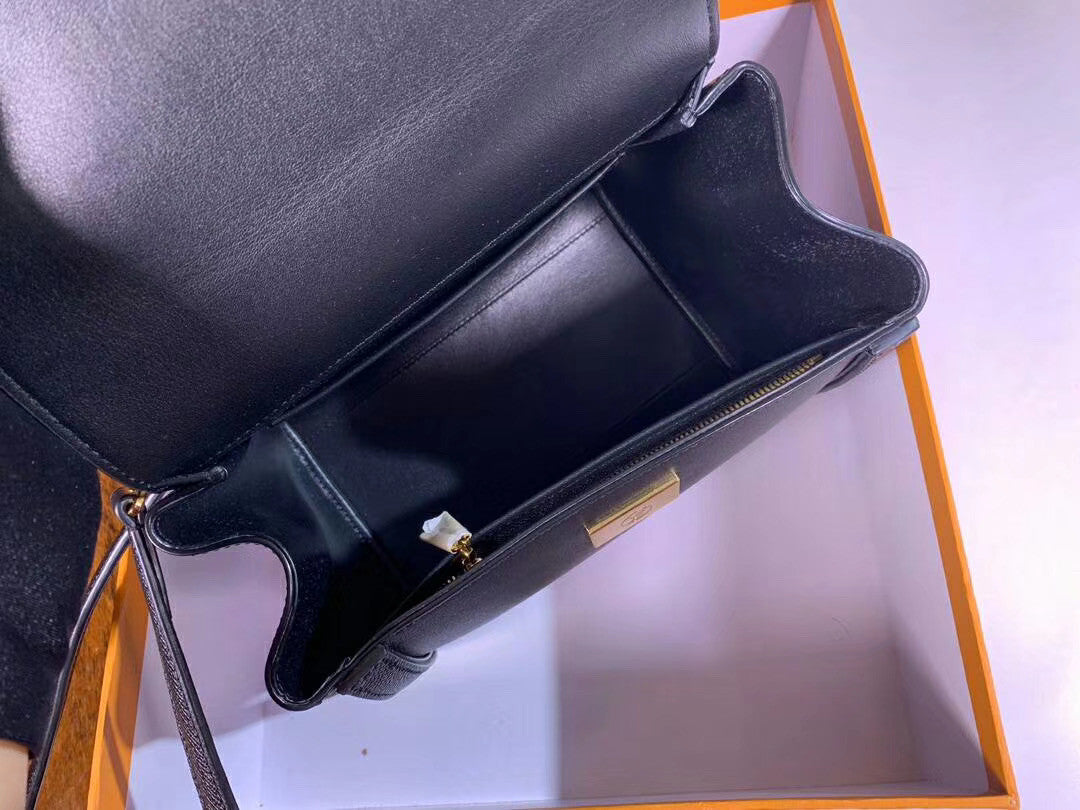 Louis Vuitton M55335 LV ARCH PM