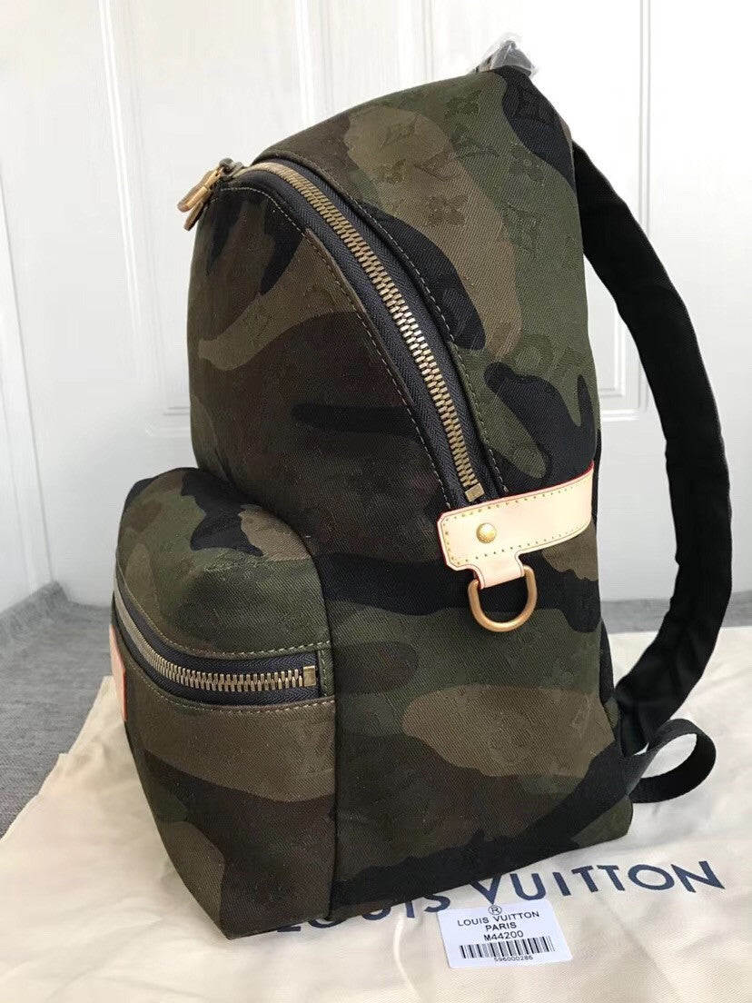 Louis Vuitton x Supreme Apollo Backpack Monogram Camo