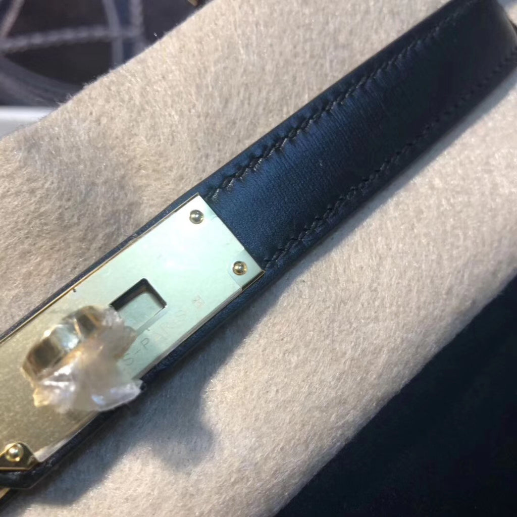 Hermès Black Kelly 28 Box Leather Gold Hardware