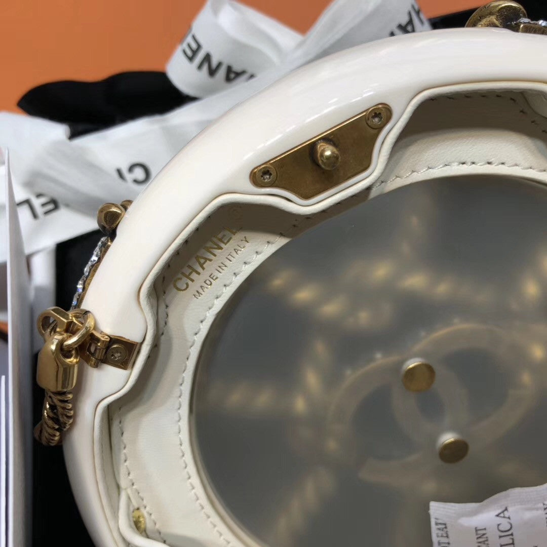 Chanel White Minaudière Metiers de Art Paris-Hamberg 2017/18