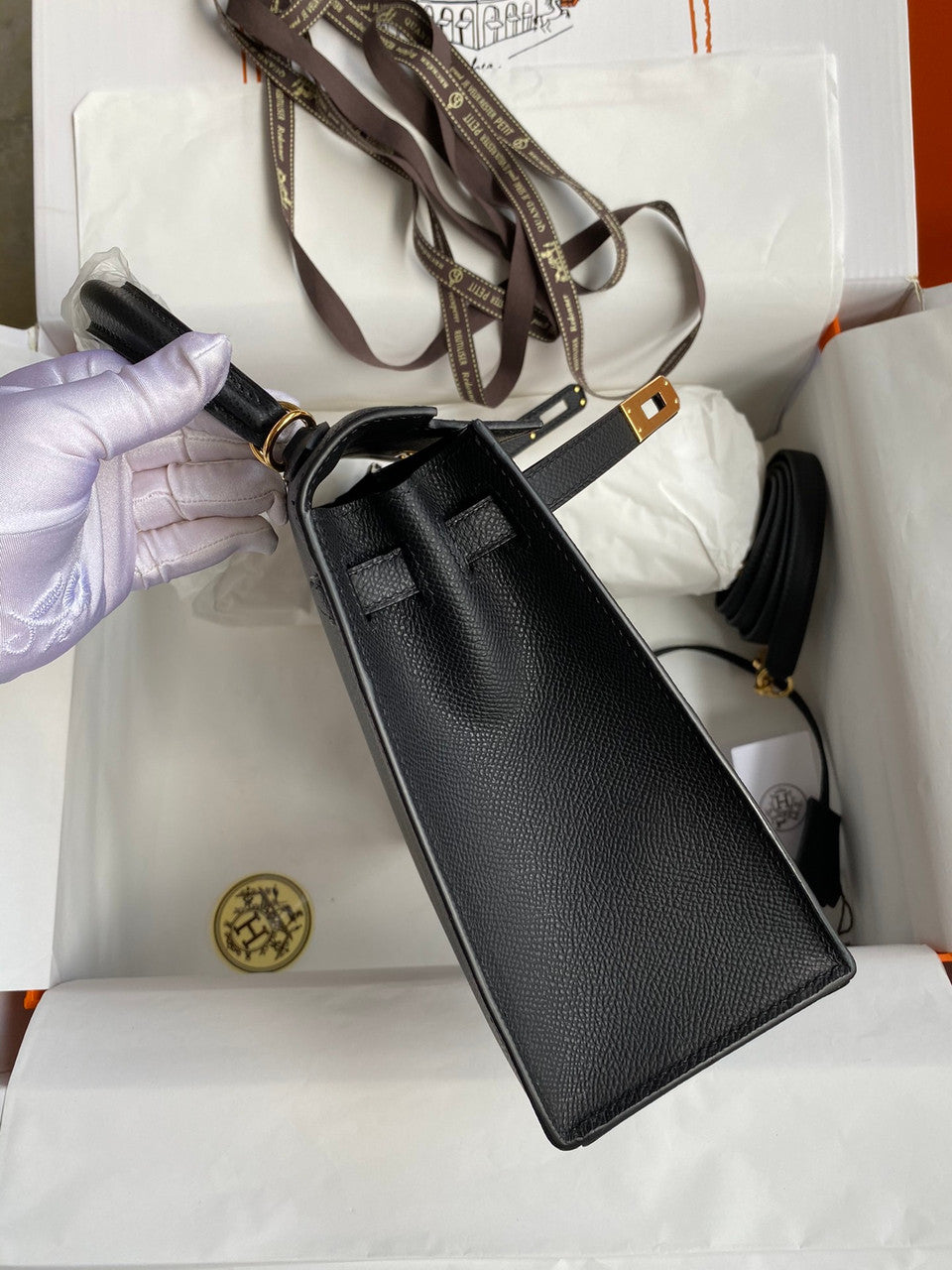 HERMES KELLY 28 SELLIER BLACK  EPSOM GOLD HARDWARE