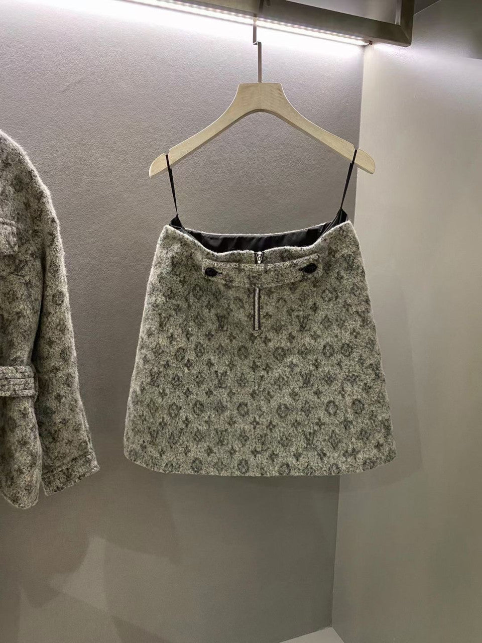 Louis Vuitton 1A82N0  BOUCLETTE MONOGRAM A-LINE MINI SKIRT