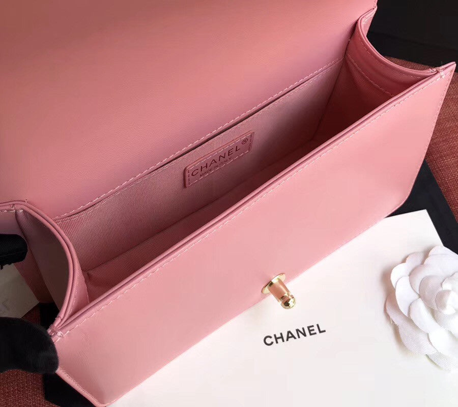 Chanel  BOY CHANEL Handbag With Imitation Pearls Pink