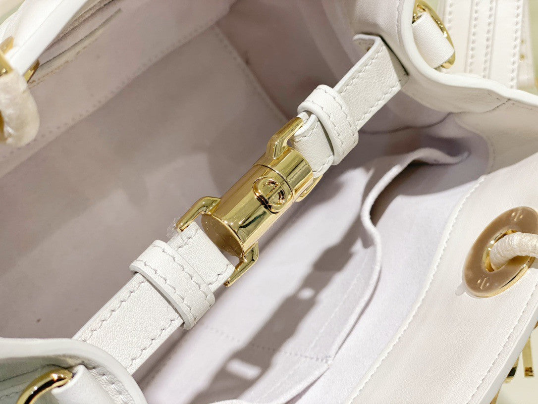 [Priority Release] Christian Dior The lady Dior 95.22 Bag Large White