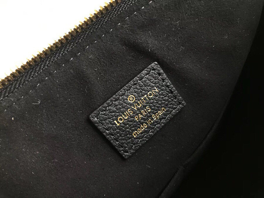 Louis Vuitton M44397 V TOTE MM