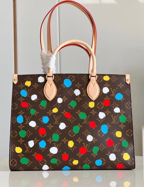 Louis Vuitton M46379 LV x YK OnTheGo MM