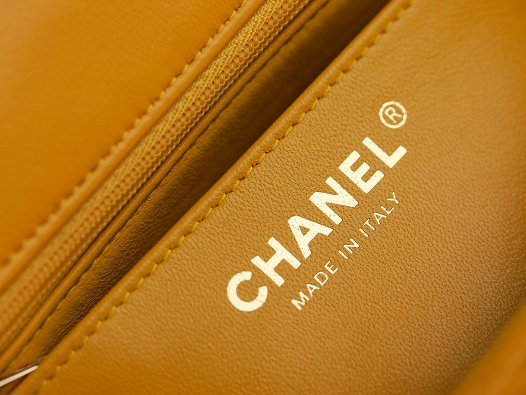Chanel  Fall-Winter 2022/23 Pre-Collection Yellow  MINI FLAP BAG WITH TOP HANDLE