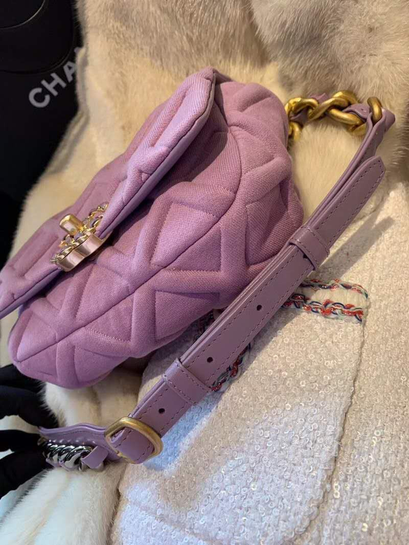 CHANEL 19 Jersey Waist Bag Mauve
