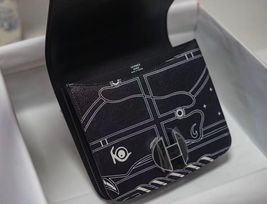 Hermès Limited Edition 2002 20cm Black Enamel Hardware