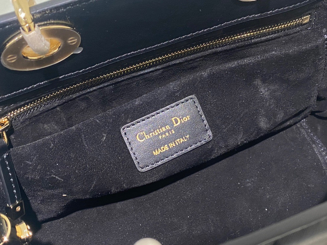 [Priority Release] Christian Dior The lady Dior 95.22 Bag Medium Black
