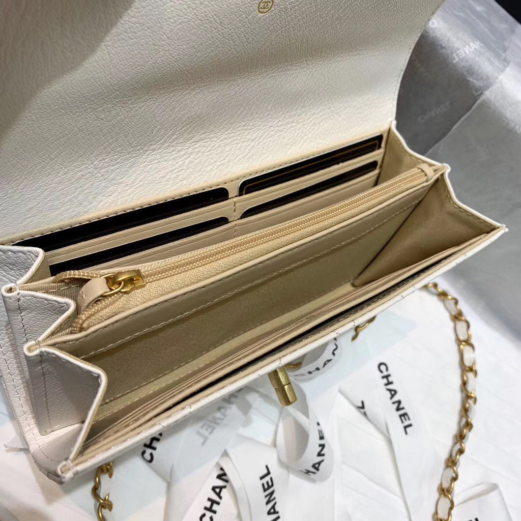 Chanel Clutch with Chain White  AP1001