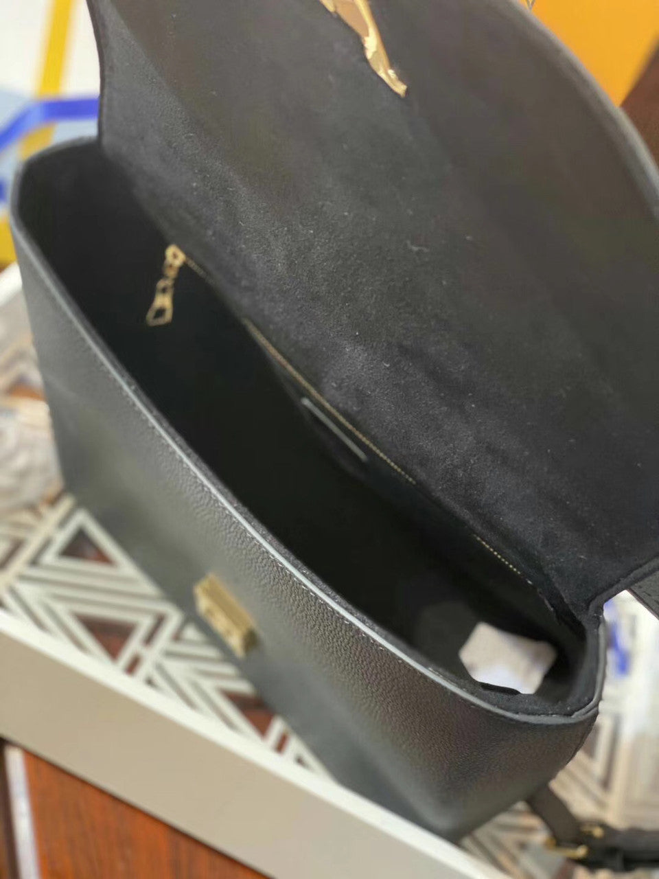 Louis Vuitton M55060 BOLSO VOLTA Black