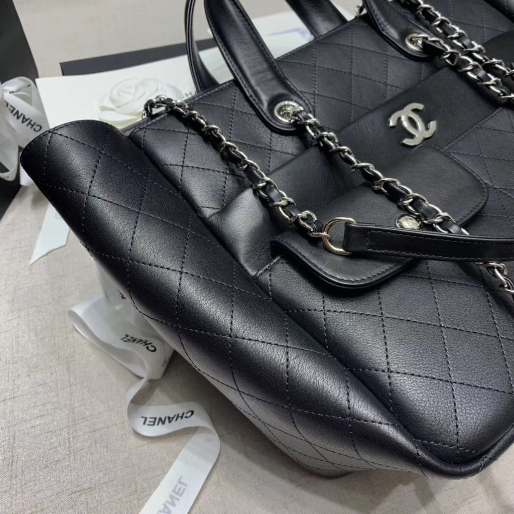 Chanel Large Zipped Tote