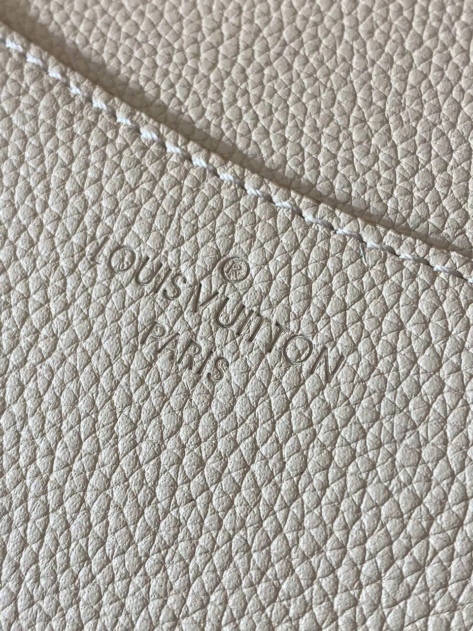 Louis Vuitton M55060 BOLSO VOLTA Moccacino
