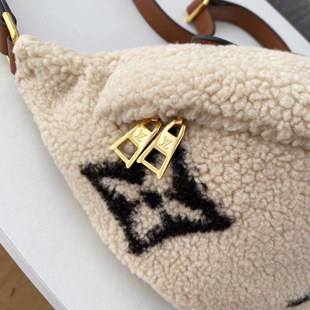 Louis Vuitton M55425 BUMBAG