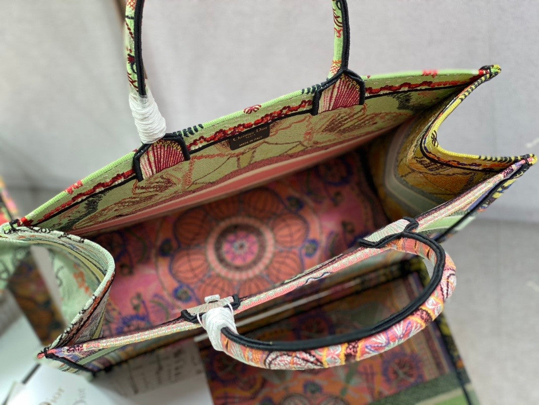 Christian Dior DIOR BOOK TOTE Multicolor Dior In Lights Embroidery