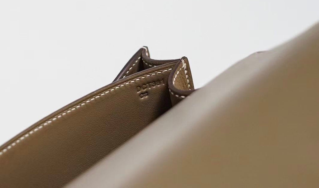 Hermes Etoupe Constance Epsom leather 18cm With Enamel Hardware