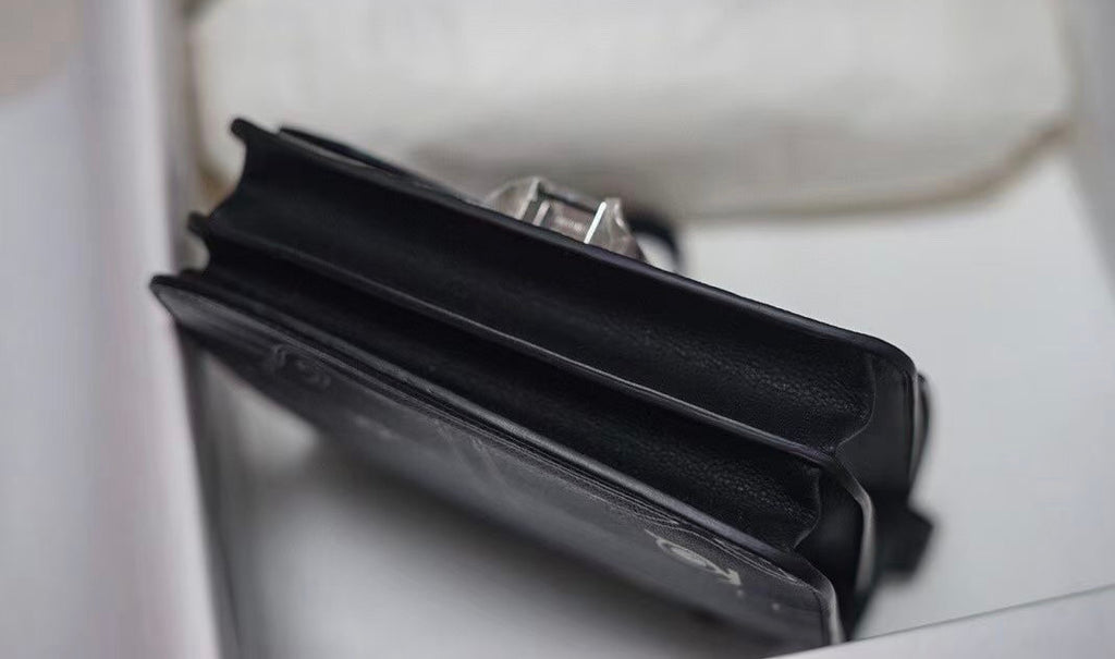Hermès Limited Edition 2002 20cm Black Enamel Hardware