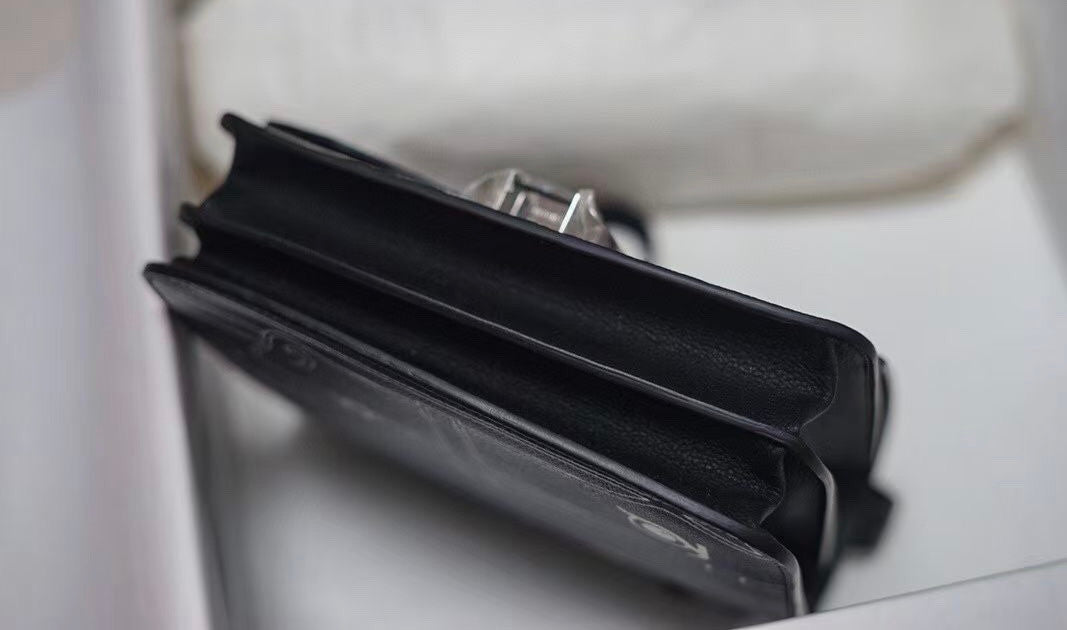Hermès Limited Edition 2002 20cm Black Enamel Hardware