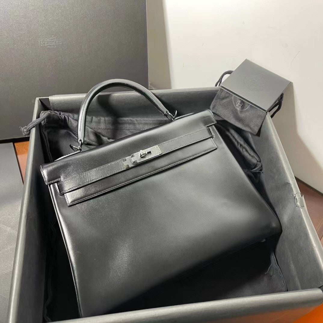 Hermès SO Black Box Retourne Kelly 32cm Black Hardware