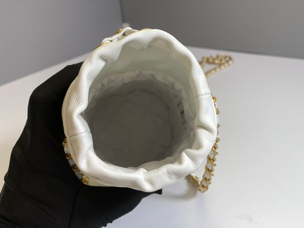Chanel BUCKET WITH CHAIN White