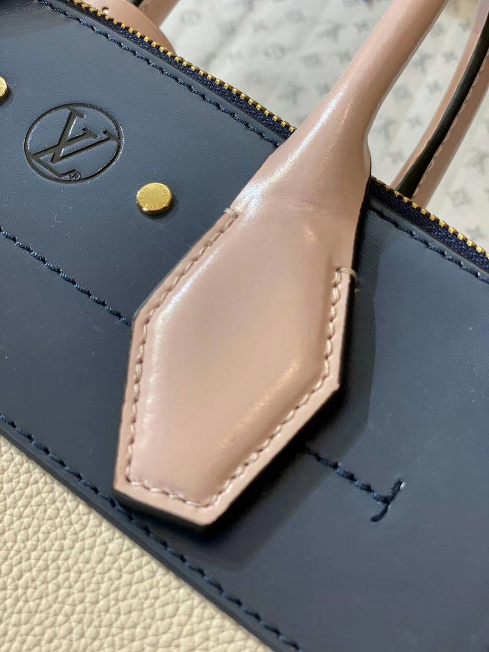 Louis Vuitton M53321 City Steamer PM Beige