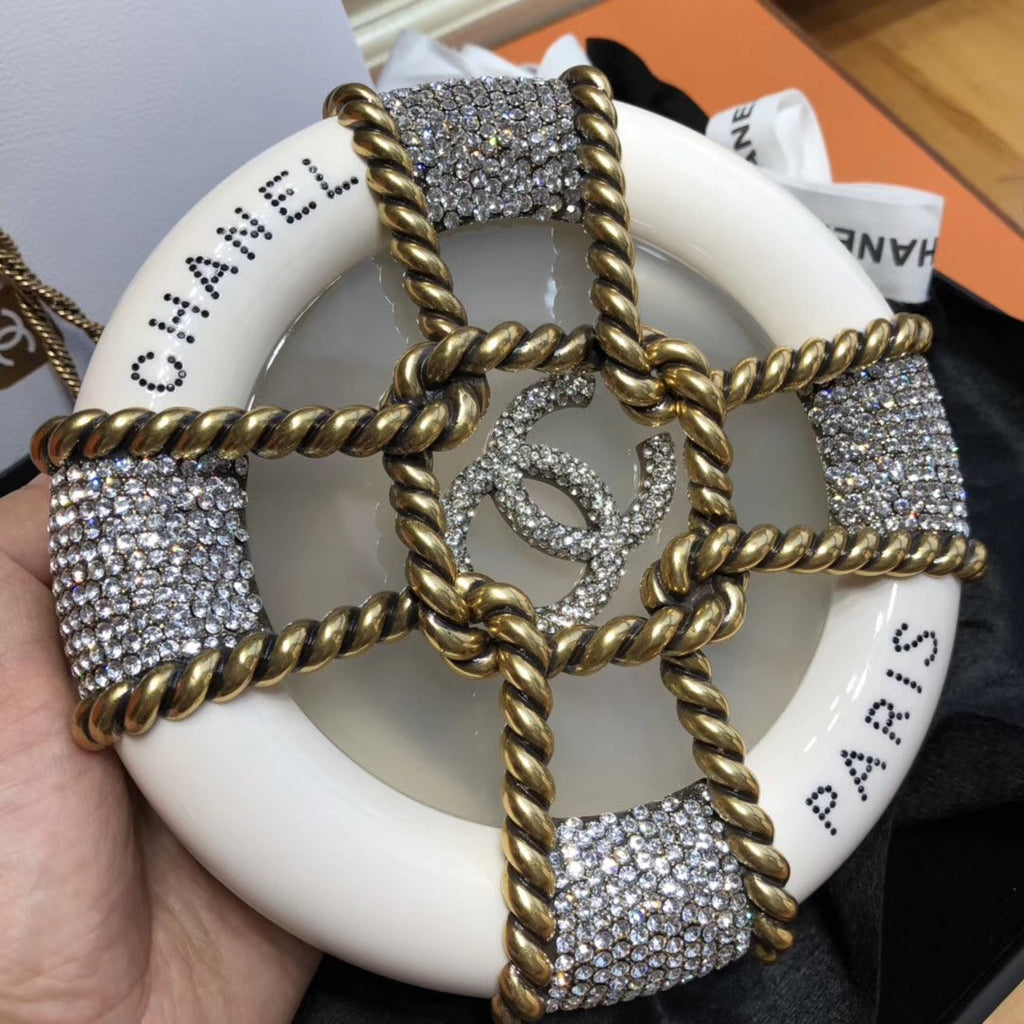 Chanel White Minaudière Metiers de Art Paris-Hamberg 2017/18