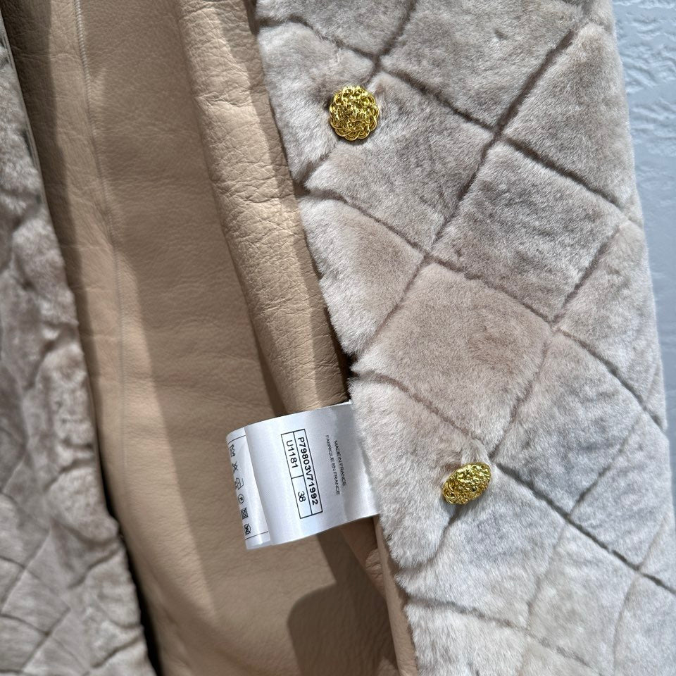 Chanel Shearling Coat with Diamond Quilting, Leather Belt and CC Logo — Fall/Winter 2026-2027 Chanel