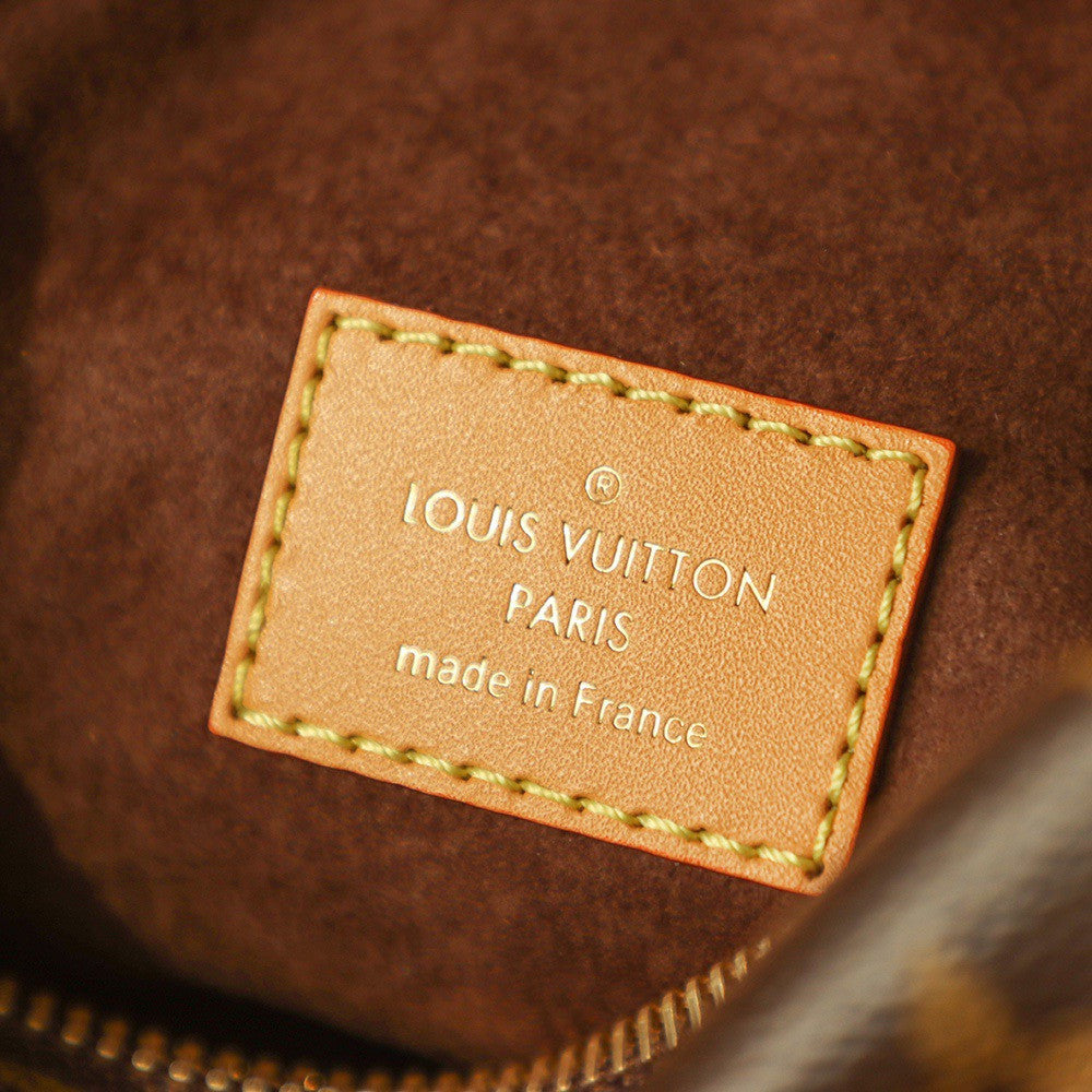 [Priority Access] Louis Vuitton M46358 SIDE TRUNK