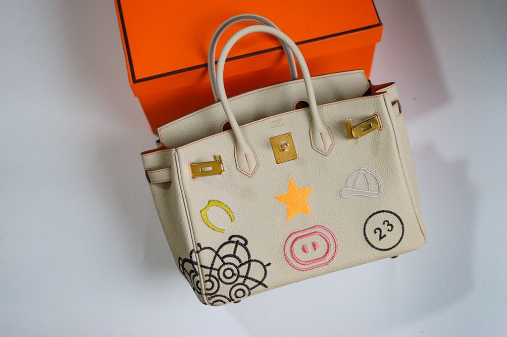 [Exclusive] Hermes Birkin Banane In-The-Loop 30 cm Embroidered Limited Edition Bag Togo Leather Gold Hardware
