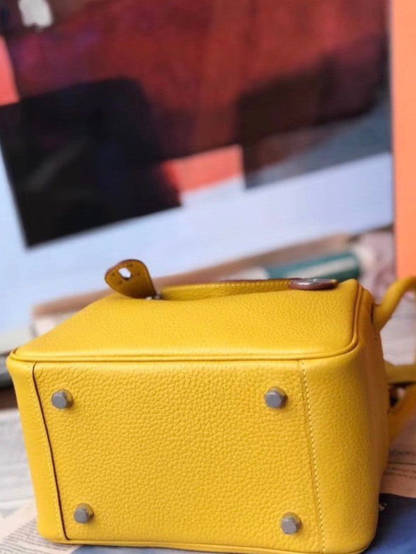 Hermes Mini Lindy 20cm Bag Soleil  Epsom Leather Palladium Hardware
