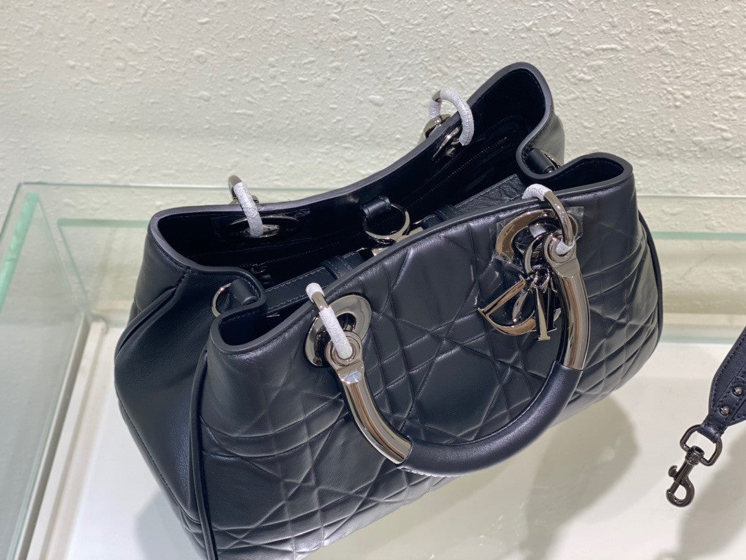 [Priority Release] Christian Dior The lady Dior 95.22 Bag Large Black