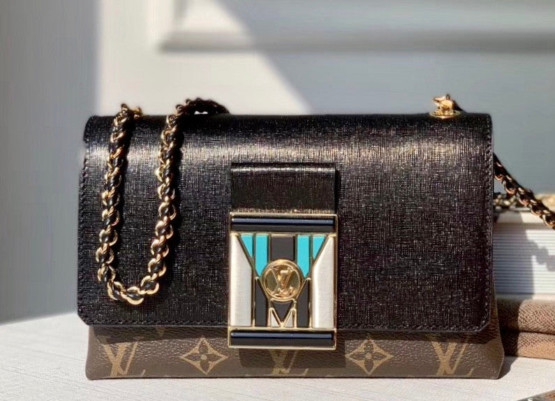 Louis Vuitton M44916 POCHETTE LV THELMA