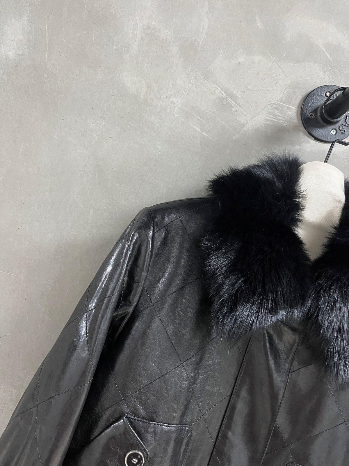 Chanel Diamond-Quilted Leather Bomber Jacket with Detachable Wool Collar — 2026 Fall/Winter Chanel