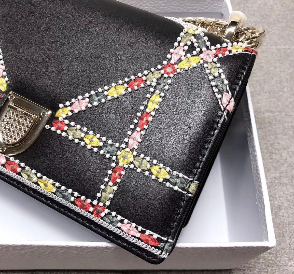 Christian Dior DIORAMA EMBROIDERED BAG SS2019