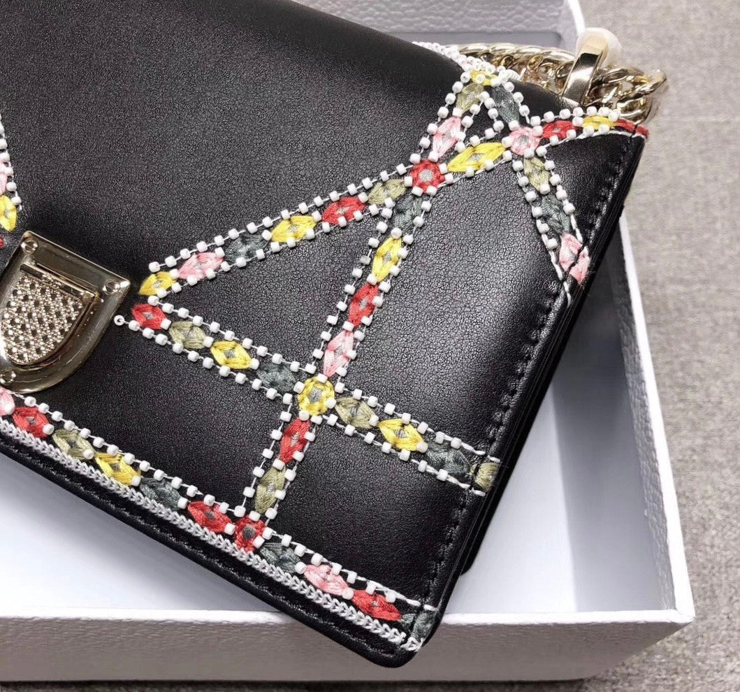 Christian Dior DIORAMA EMBROIDERED BAG SS2019