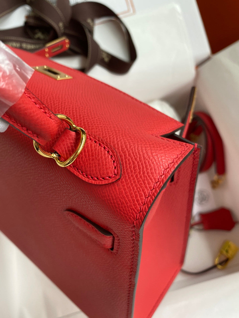 HERMES KELLY 28 SELLIER RED EPSOM GOLD HARDWARE