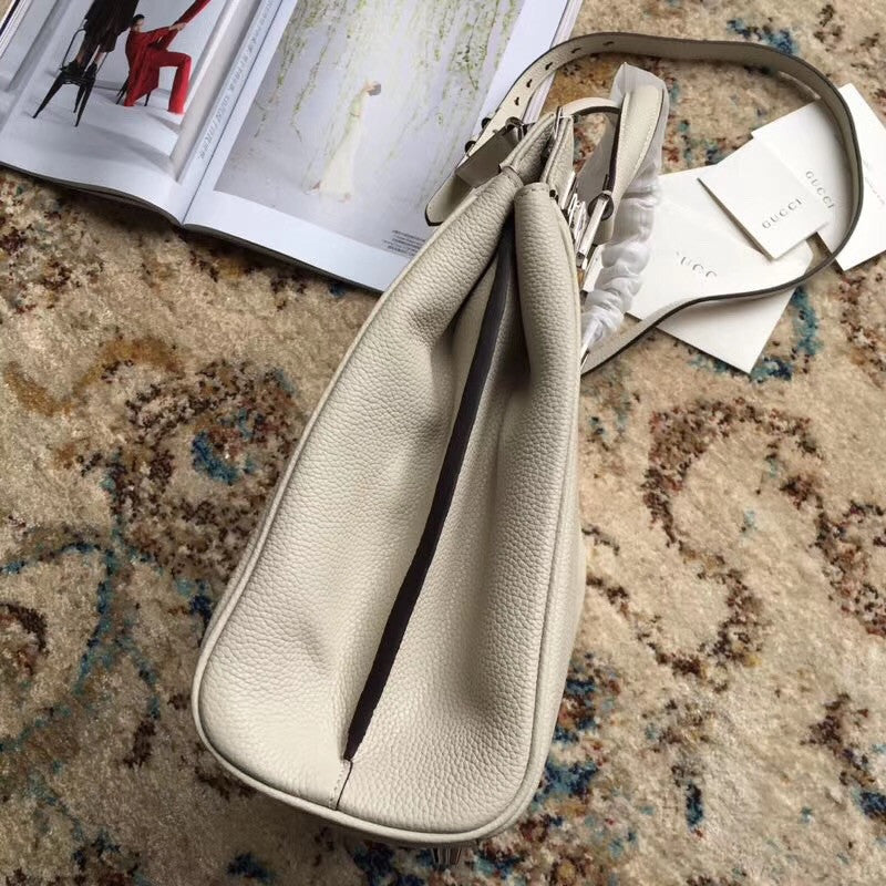 Gucci Zumi grainy leather medium top handle bag White