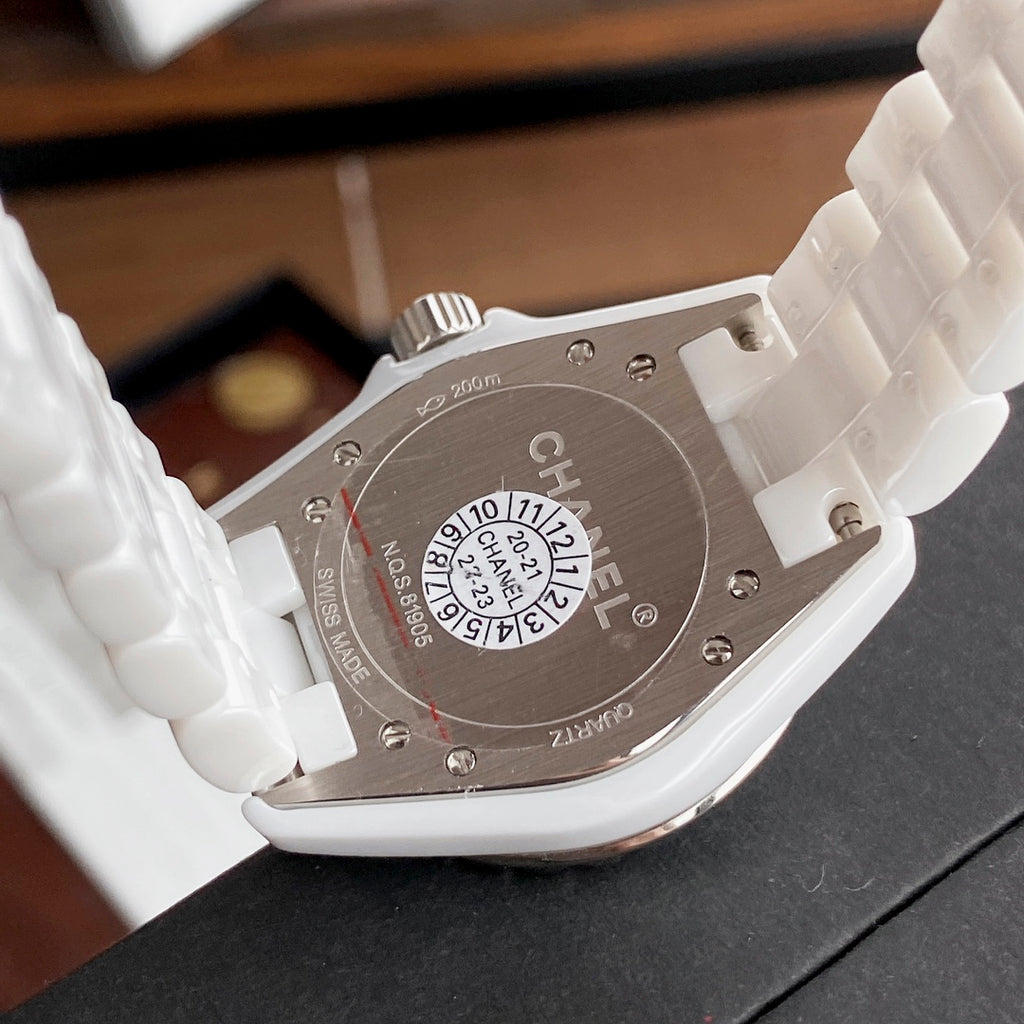 Chanel J12 White Ceramic Quartz Watch 33mm with Diamond Index