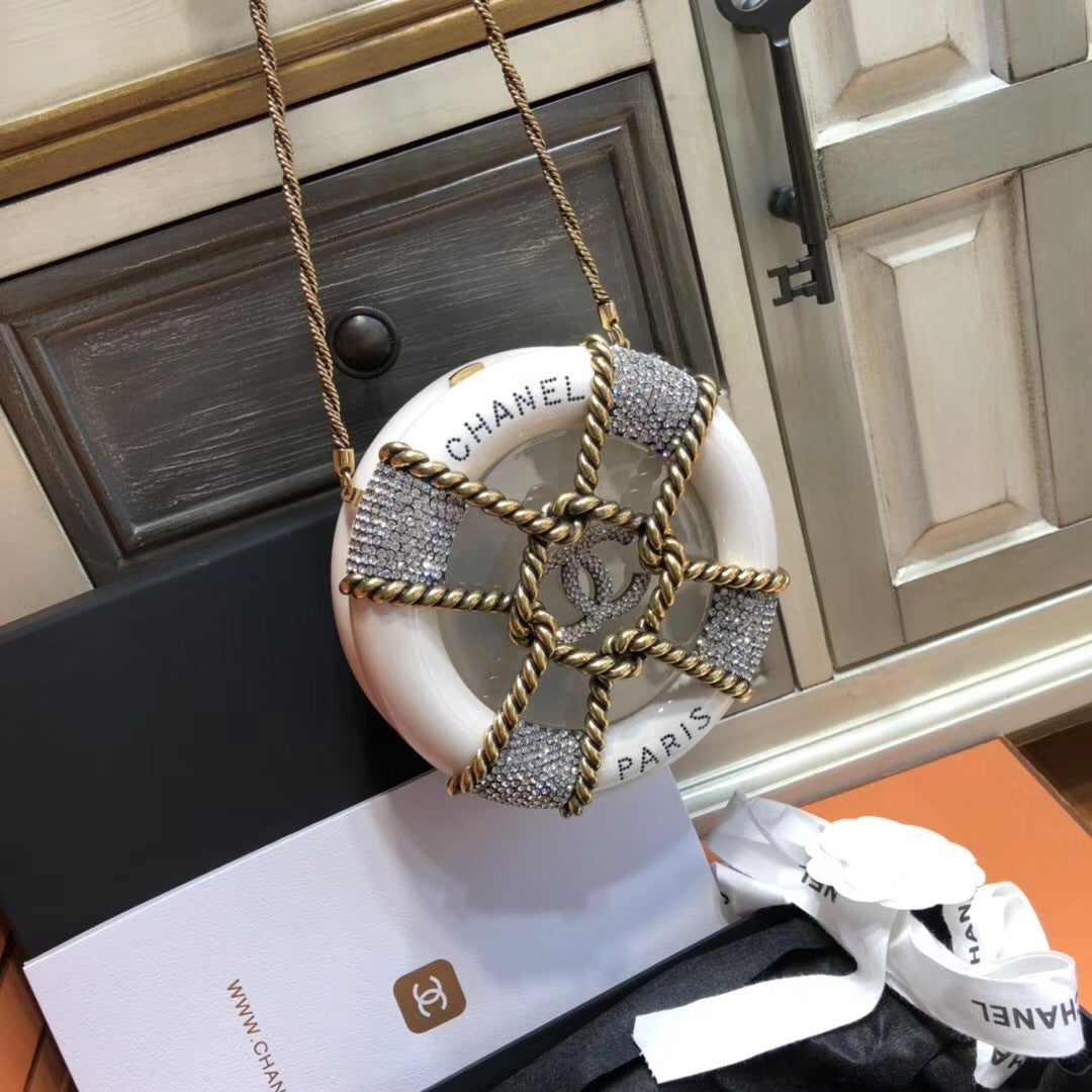 Chanel White Minaudière Metiers de Art Paris-Hamberg 2017/18