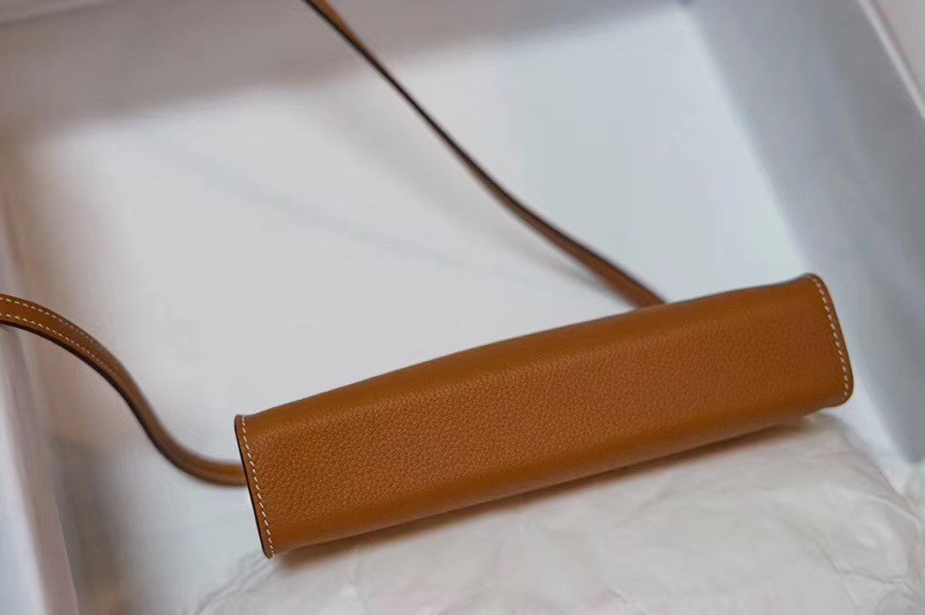 Hermes Clic-H 21 bag Gold