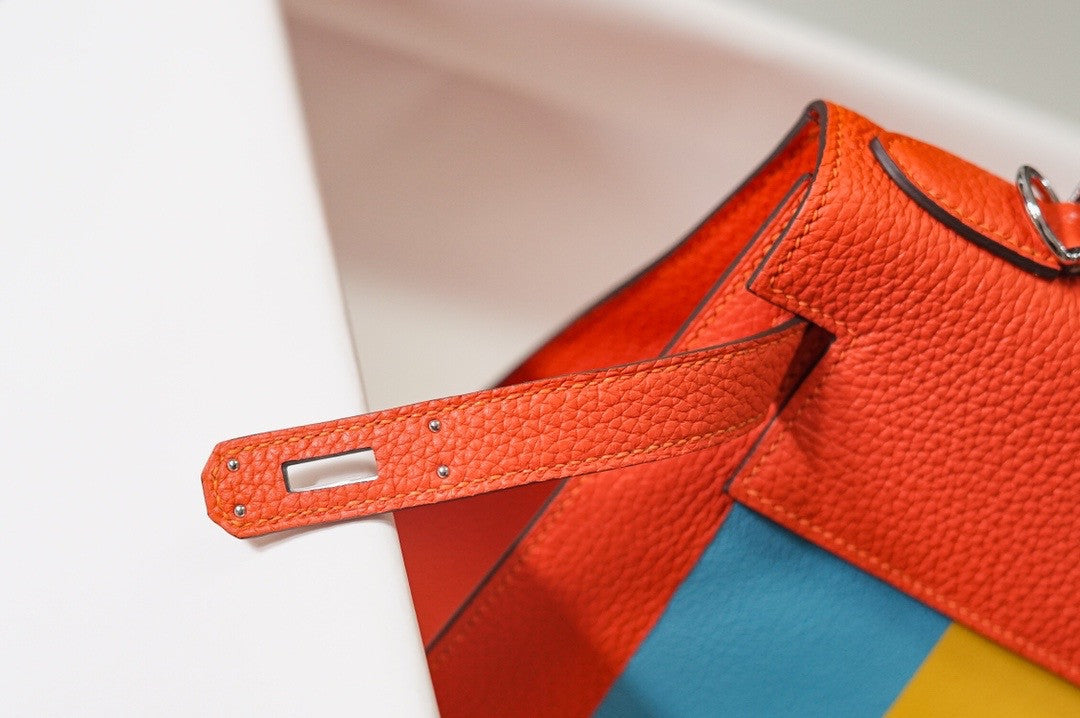 Hermes Limited Edition Kelly 28cm Lettre E Epsom PHW