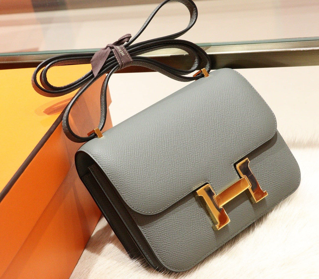 Hermes 63 Vert Amande Constance Epsom leather 18cm Gold Hardware