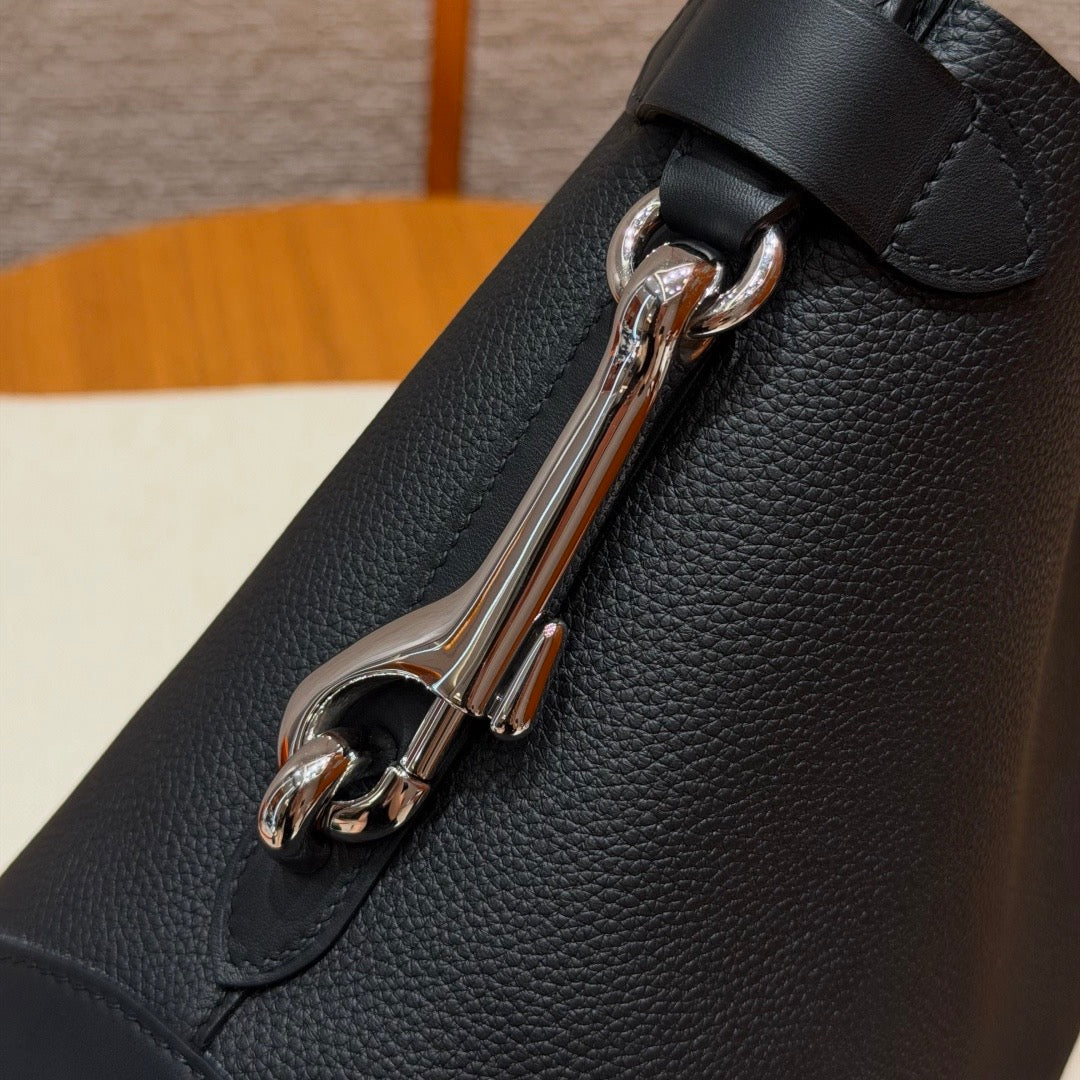 Hermès Double Longe Bucket Bag Black