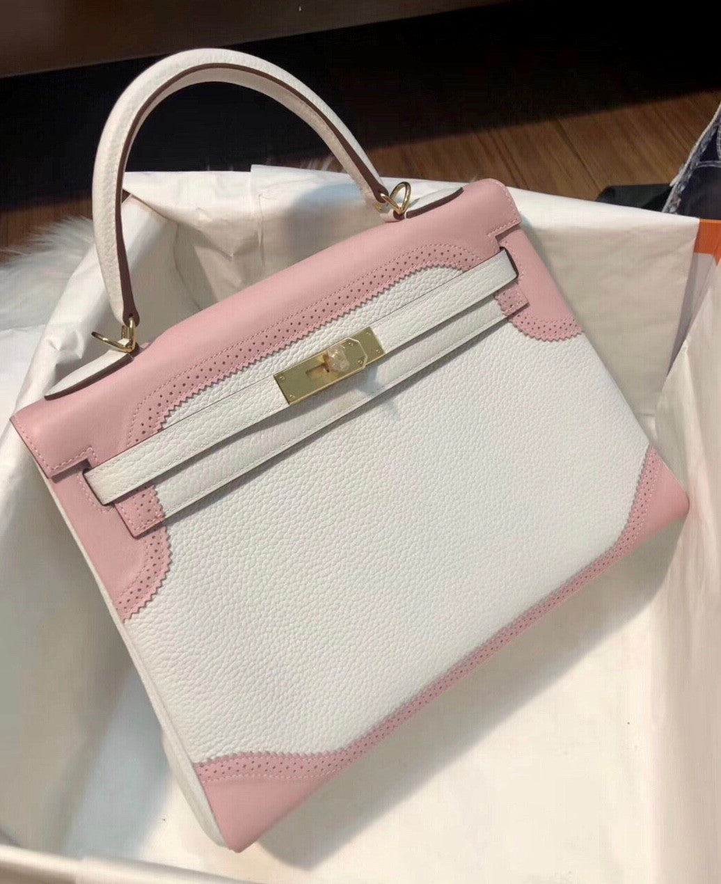 Hermes Special Order Horseshoe White/ Rose Sakura  Ghillie Kelly 32cm Togo/Swift Gold Hardware