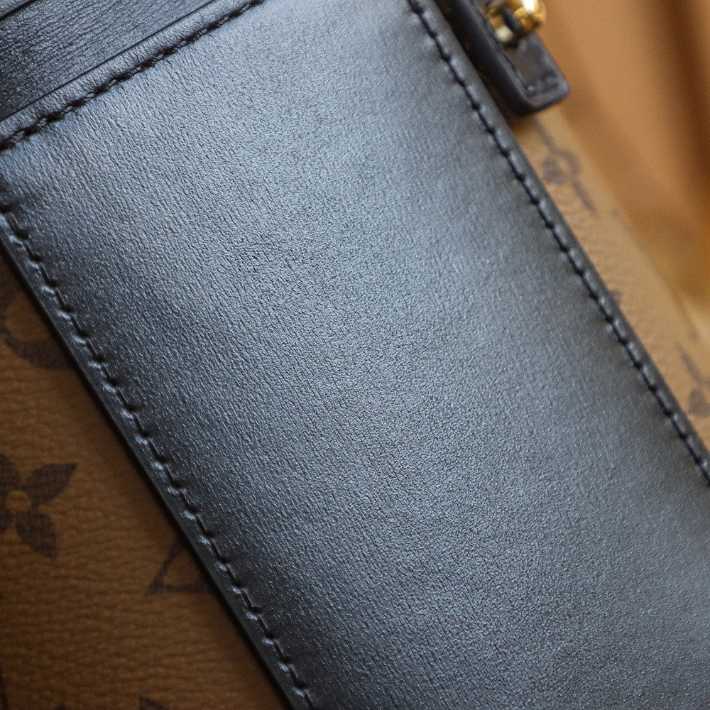 Louis Vuitton M43986 Cannes bag