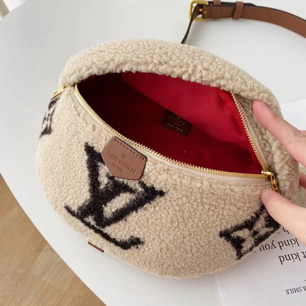 Louis Vuitton M55425 BUMBAG