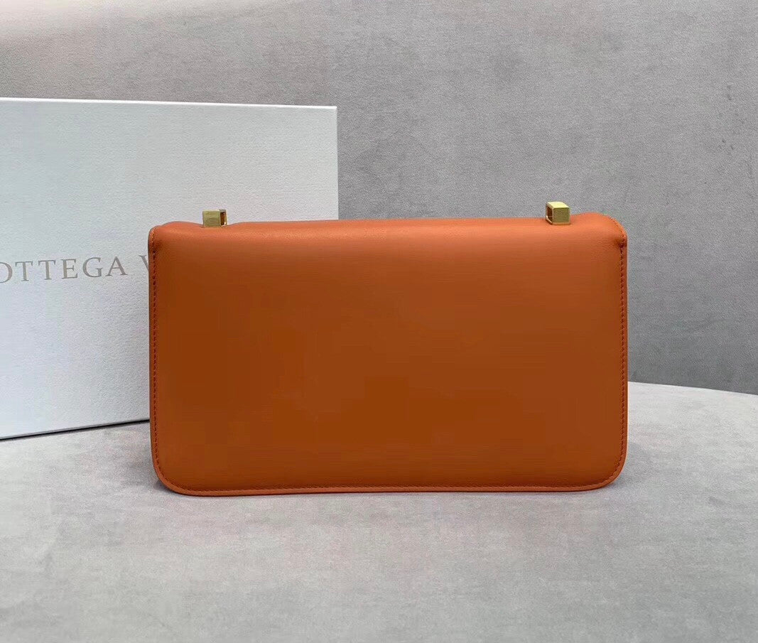 Bottega Veneta BV CLASSIC BAG IN FRENCH CALFSKIN Burned Orange